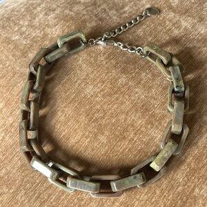 PONO resin necklace